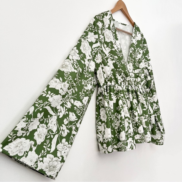SHEIN Curve Boho Floral Faux Wrap Bell Sleeve Peplum Blouse Size XL - Picture 4 of 12